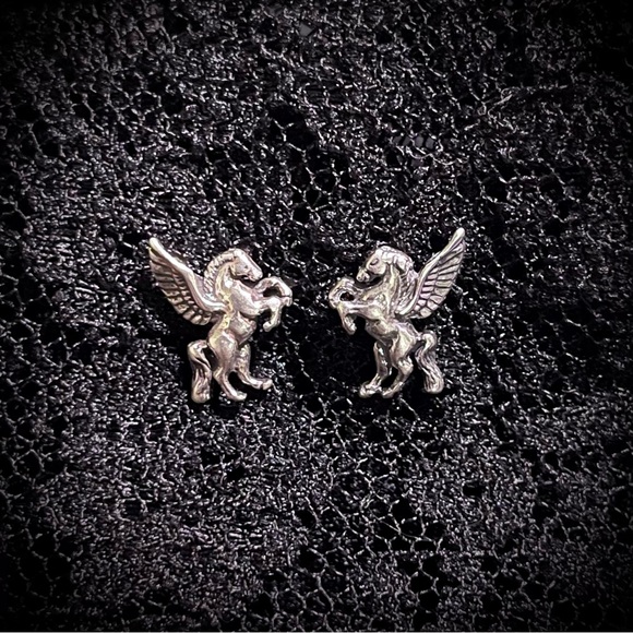 Artisan Jewelry - Sterling Silver Pegasus Stud Earrings new